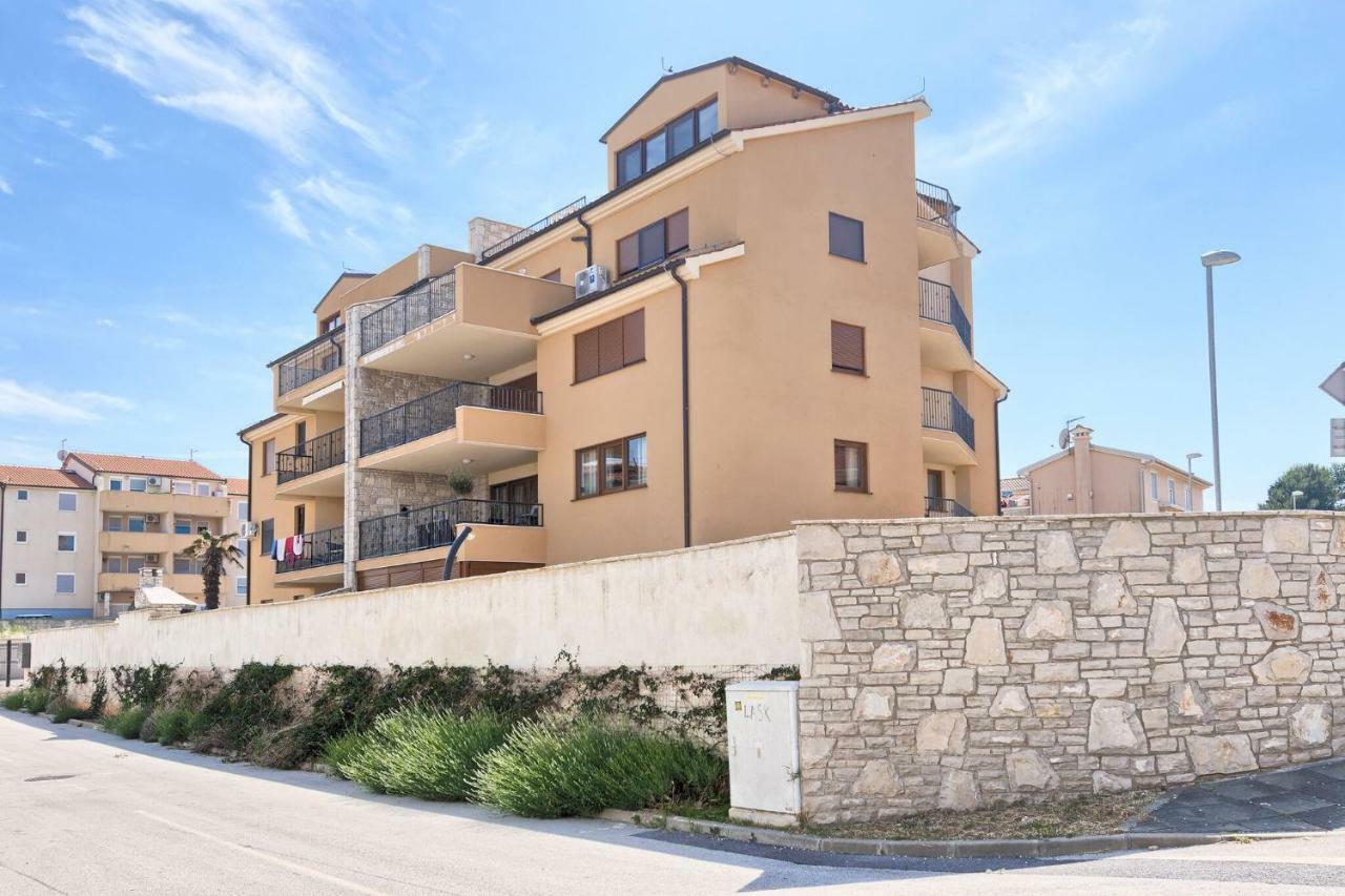 Apartment Peninsula Liznjan Exterior photo